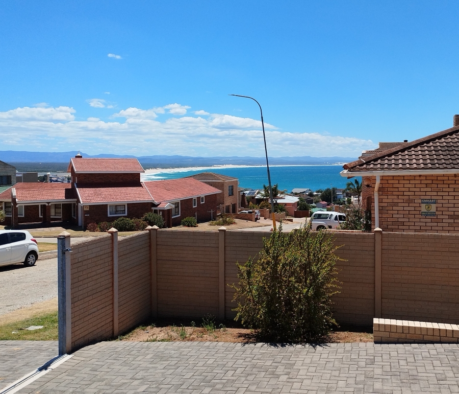 3 Bedroom Property for Sale in Wavecrest Eastern Cape